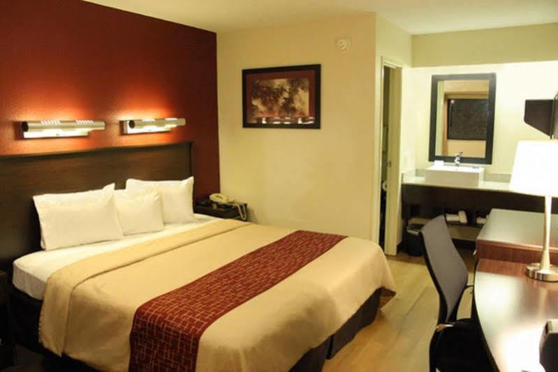 Red Roof Inn Plus+ West ספרינגפילד מראה חיצוני תמונה