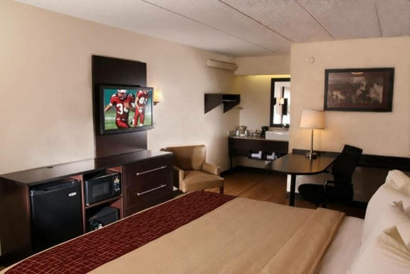 Red Roof Inn Plus+ West ספרינגפילד מראה חיצוני תמונה